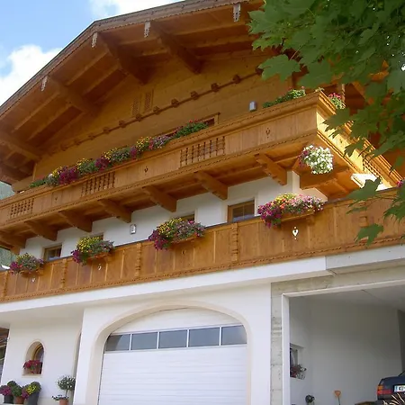 Knollnwies Apartment *